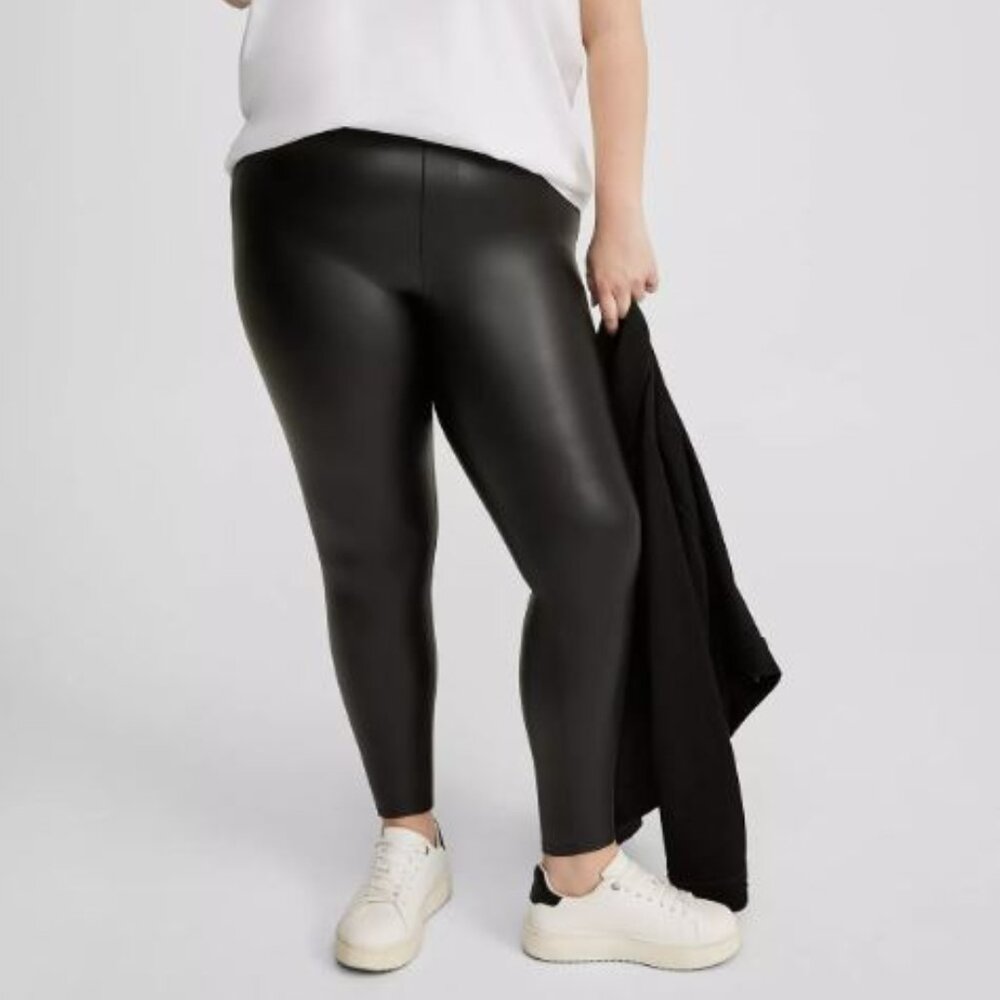 Torrid 6x Full Length Signature Waist Faux Leather Faux Pocket Legging